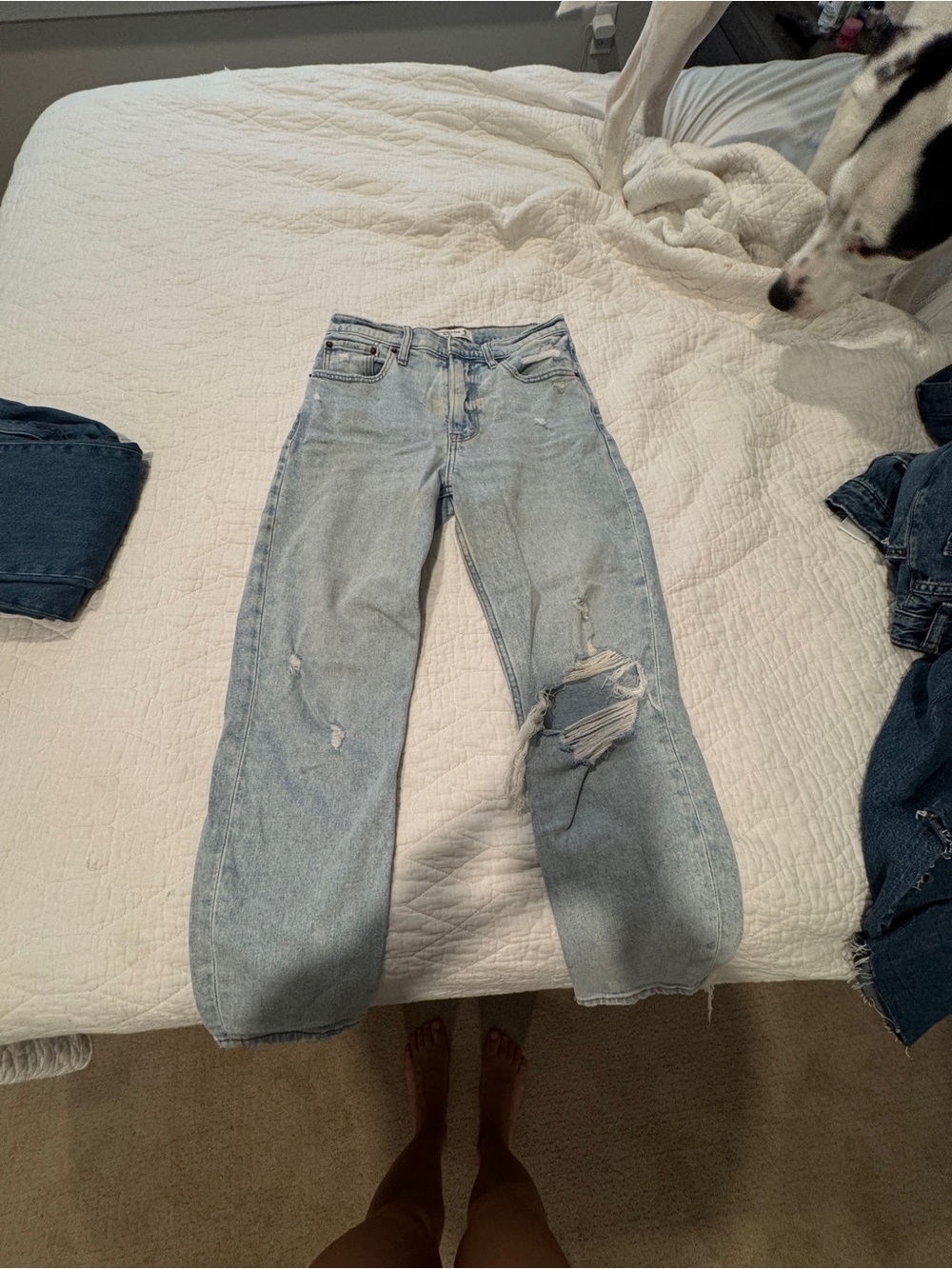 Light Blue Distressed Women's Jeans Abercrombie high rise 25s